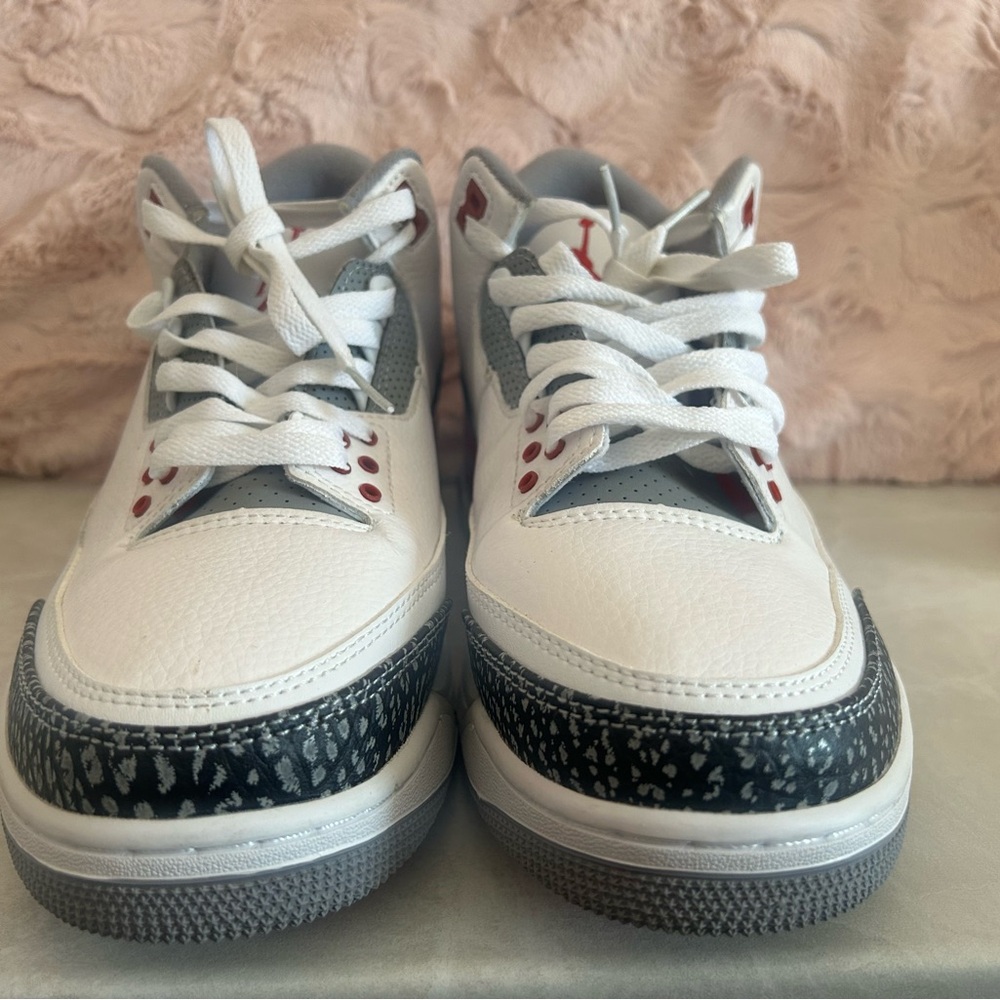 Air Jordan 3’s Fire Red. Never used. 9.5 Men’s US.
